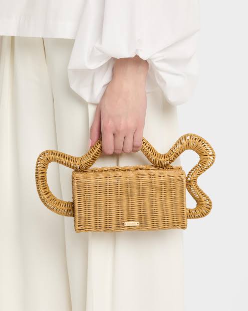 Cult Gaia-Elsa clutch